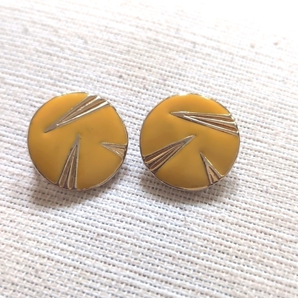 Simple Round Clip Earrings - Yellow Color Earring Ear Clip - Picture 1 of 8